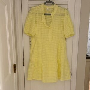 Velvet by Graham & Spencer Light Yellow Blouse